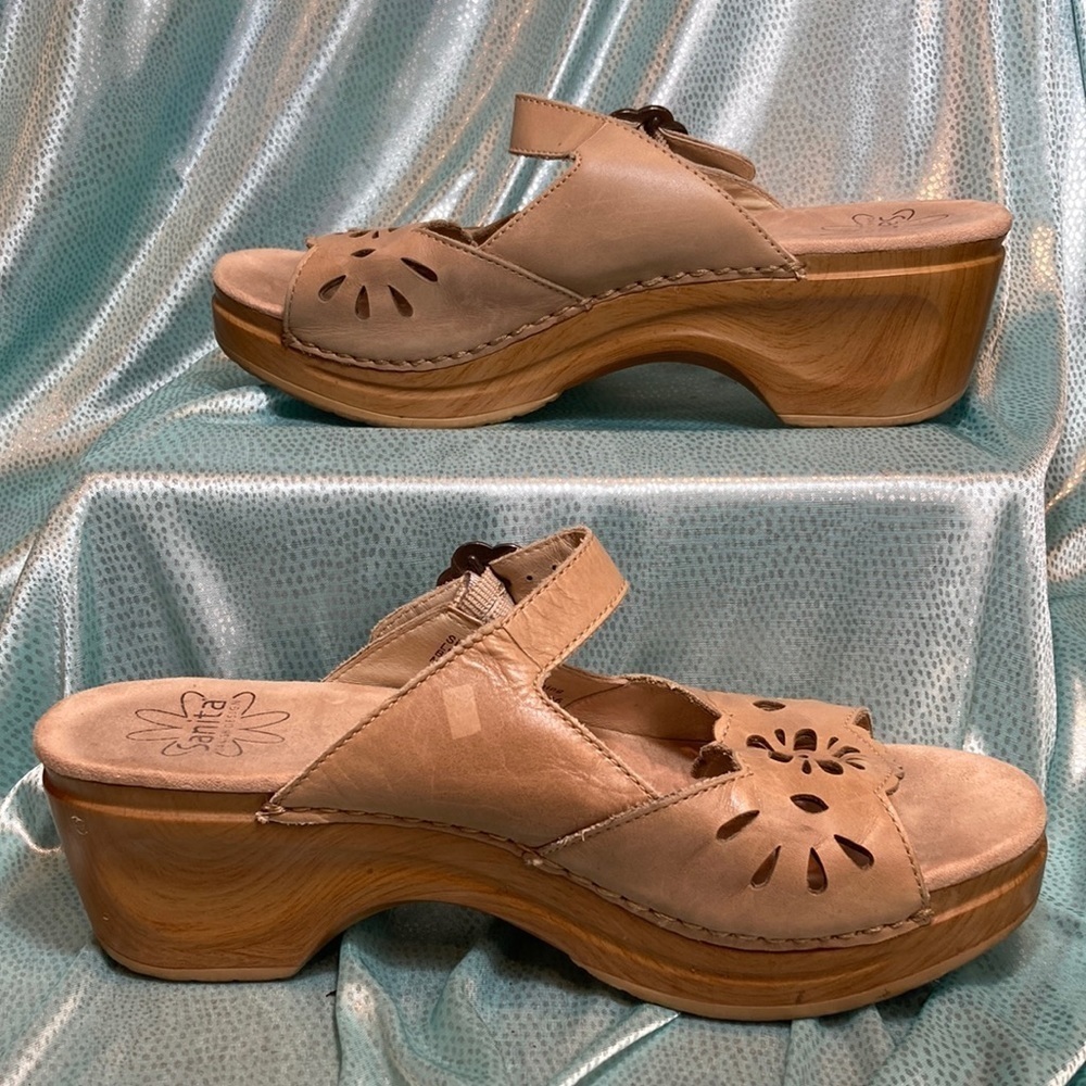 Tan Sanita Danish clogs with flower buckle size 40eu. Split thick Leather 5